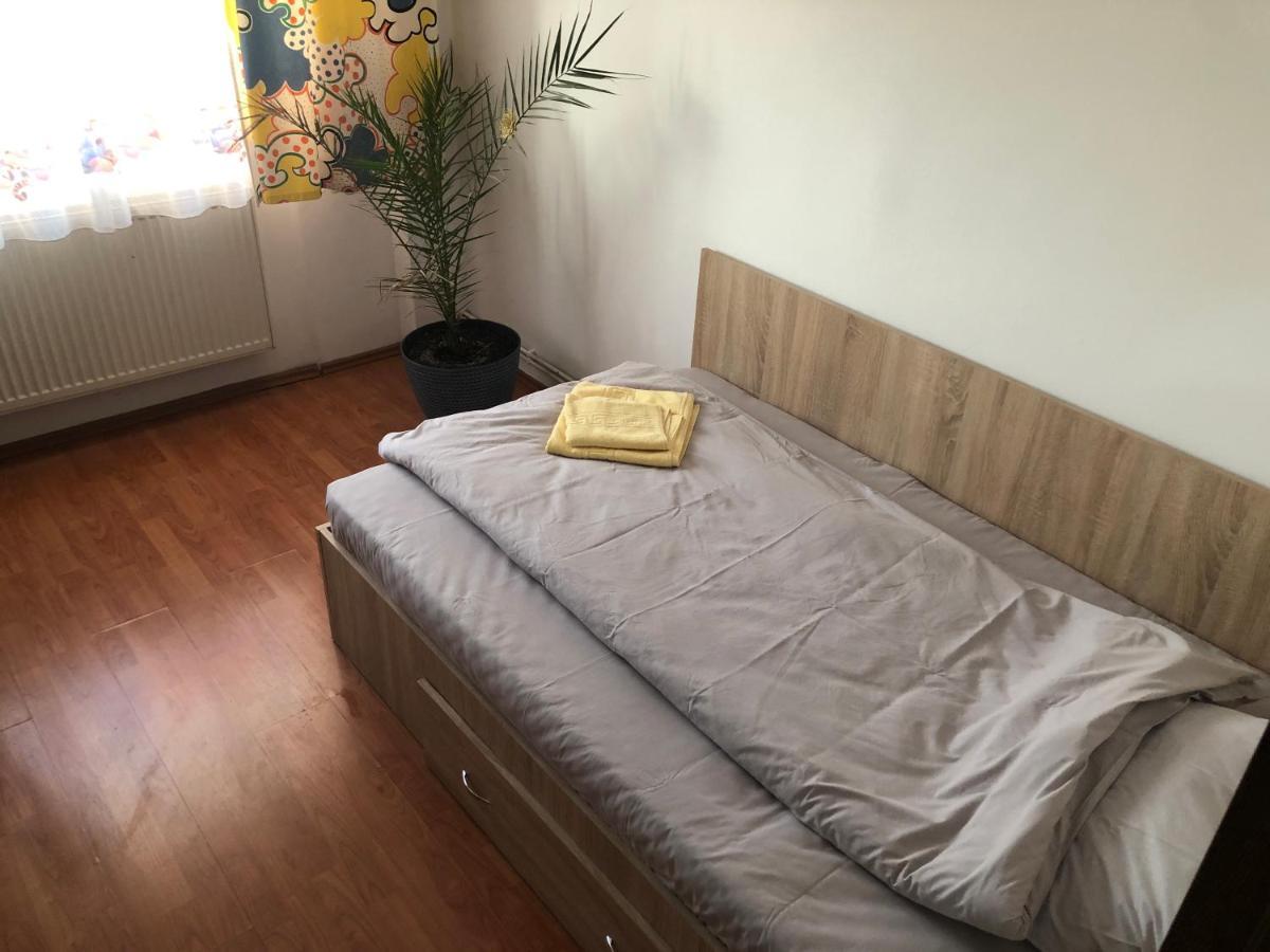 Ferienwohnung Apartament Magnolia, Piata Gorjului- Metrou Bukarest Exterior foto